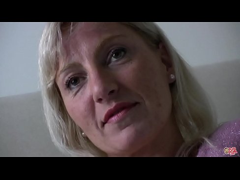 ❤️ Mater nos omnes futui... Domina, te ipsum habe! Porn video apud nos